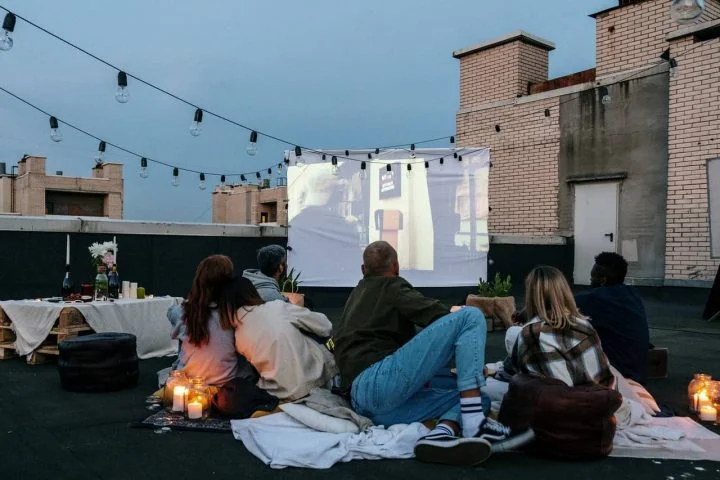 comment regarder la tv sur un projecteur