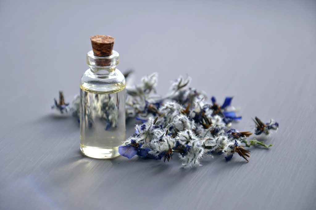 huiles essentielles anti moustiques